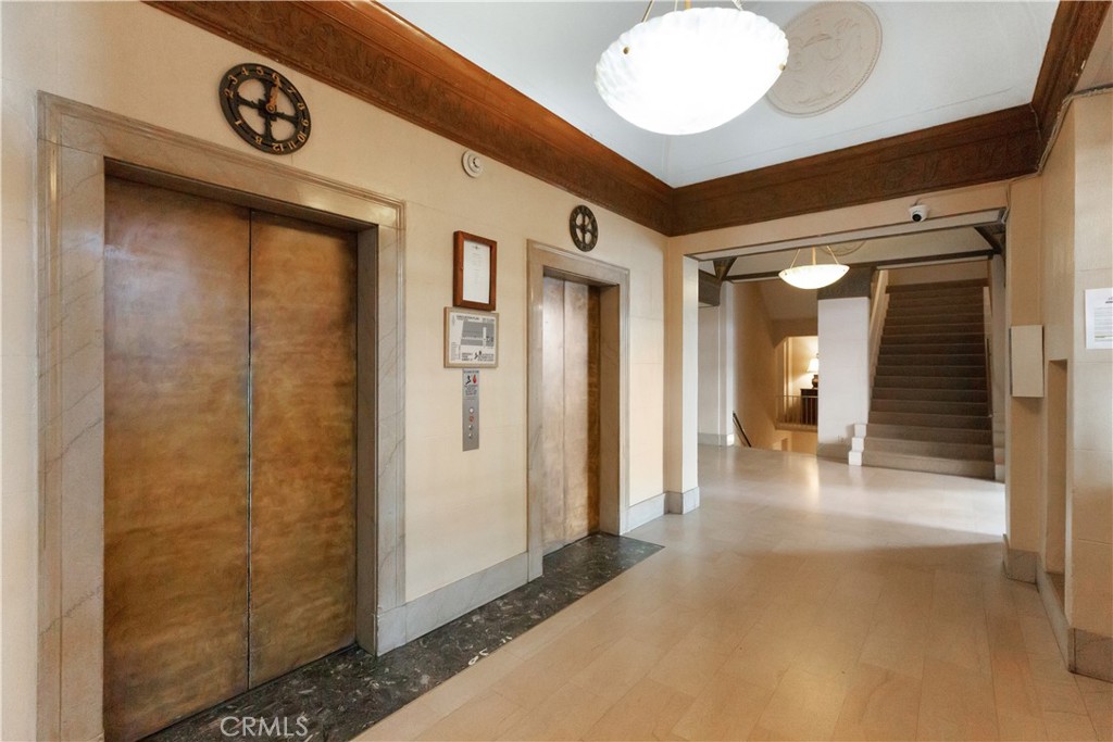 455 E Ocean Boulevard 1001