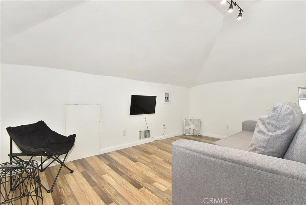 757 N Loma Vista Drive