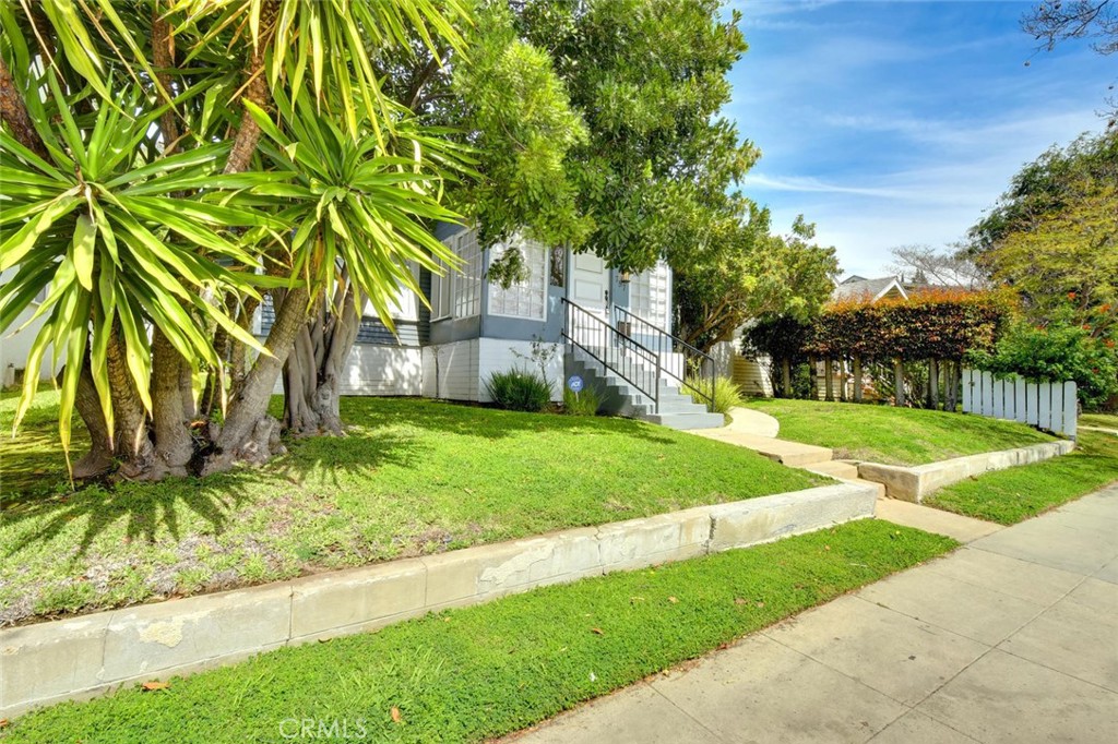 757 N Loma Vista Drive