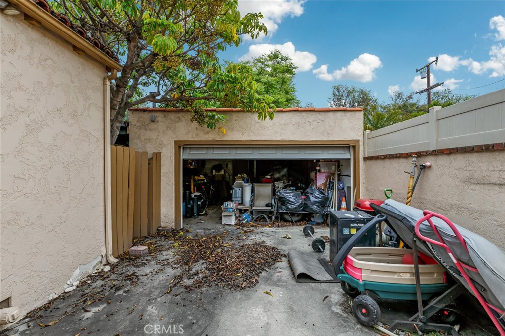 2750 Eucalyptus Avenue