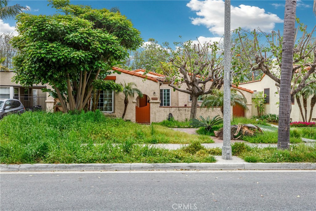 2750 Eucalyptus Avenue