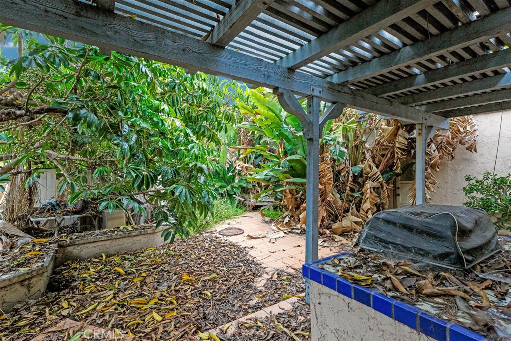 2750 Eucalyptus Avenue