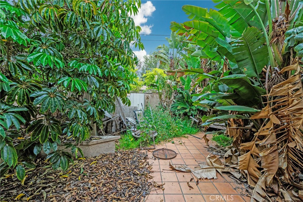 2750 Eucalyptus Avenue