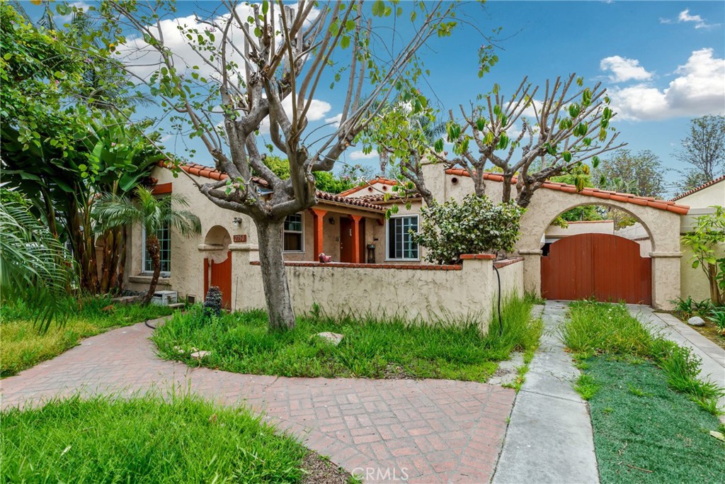 2750 Eucalyptus Avenue