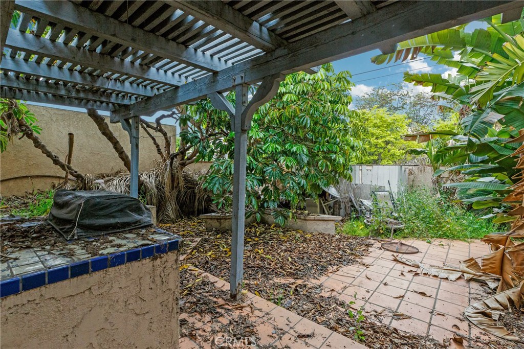 2750 Eucalyptus Avenue