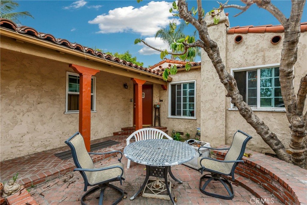 2750 Eucalyptus Avenue