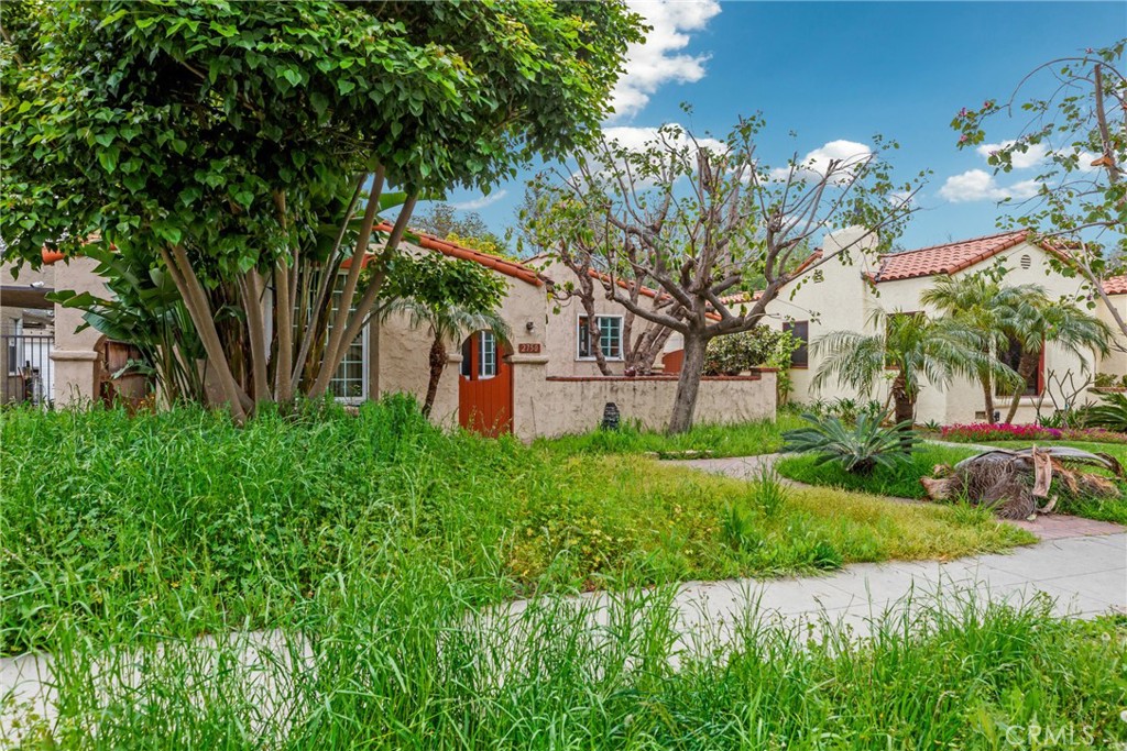 2750 Eucalyptus Avenue