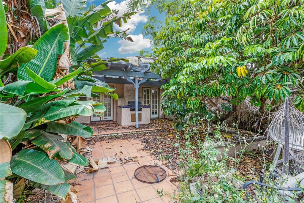 2750 Eucalyptus Avenue