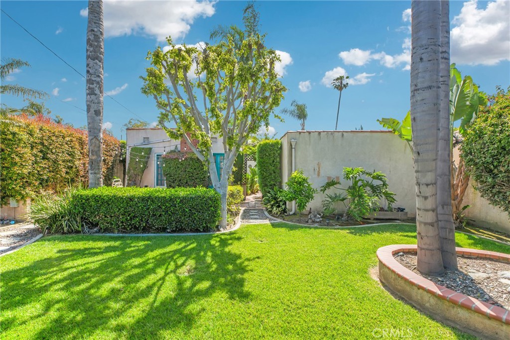 2333 Eucalyptus Avenue