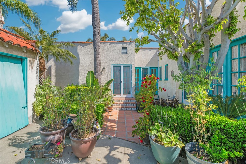 2333 Eucalyptus Avenue