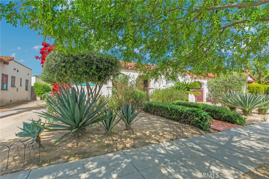 2333 Eucalyptus Avenue