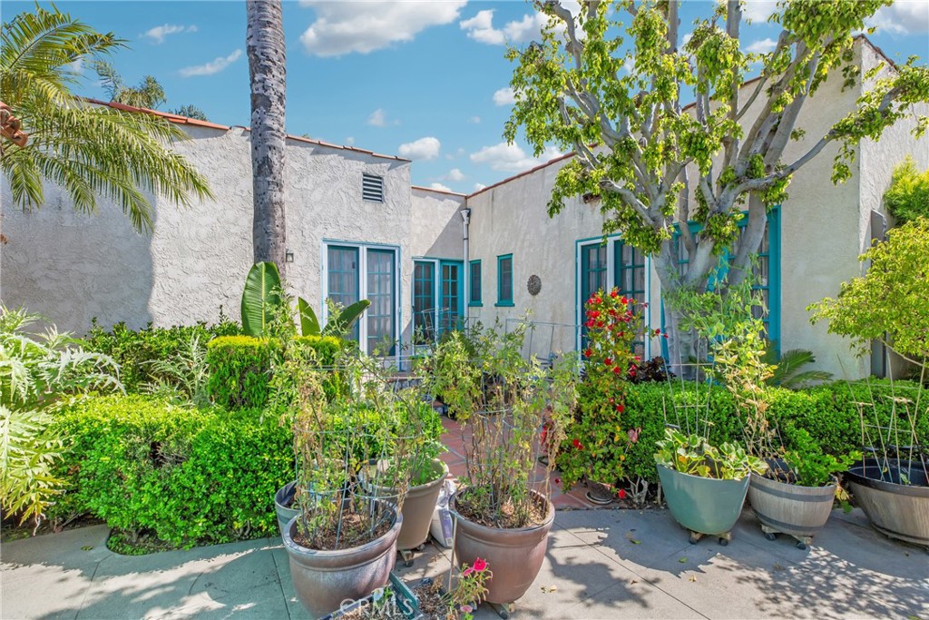 2333 Eucalyptus Avenue