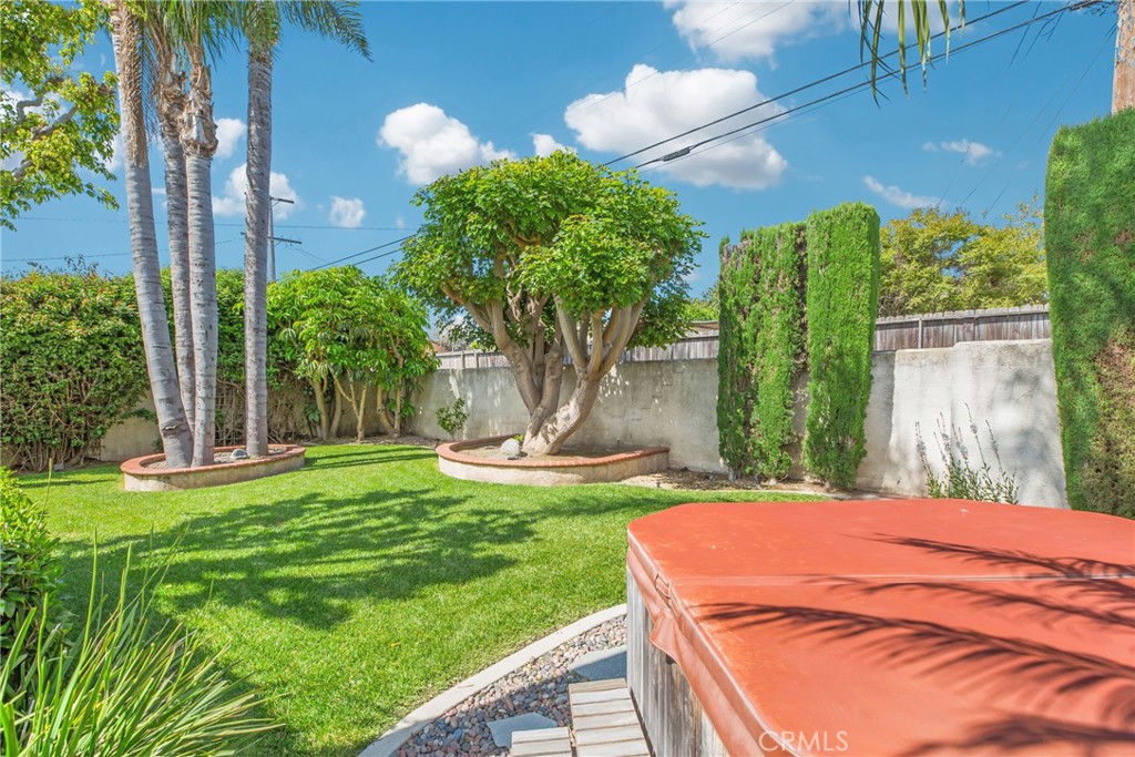 2333 Eucalyptus Avenue