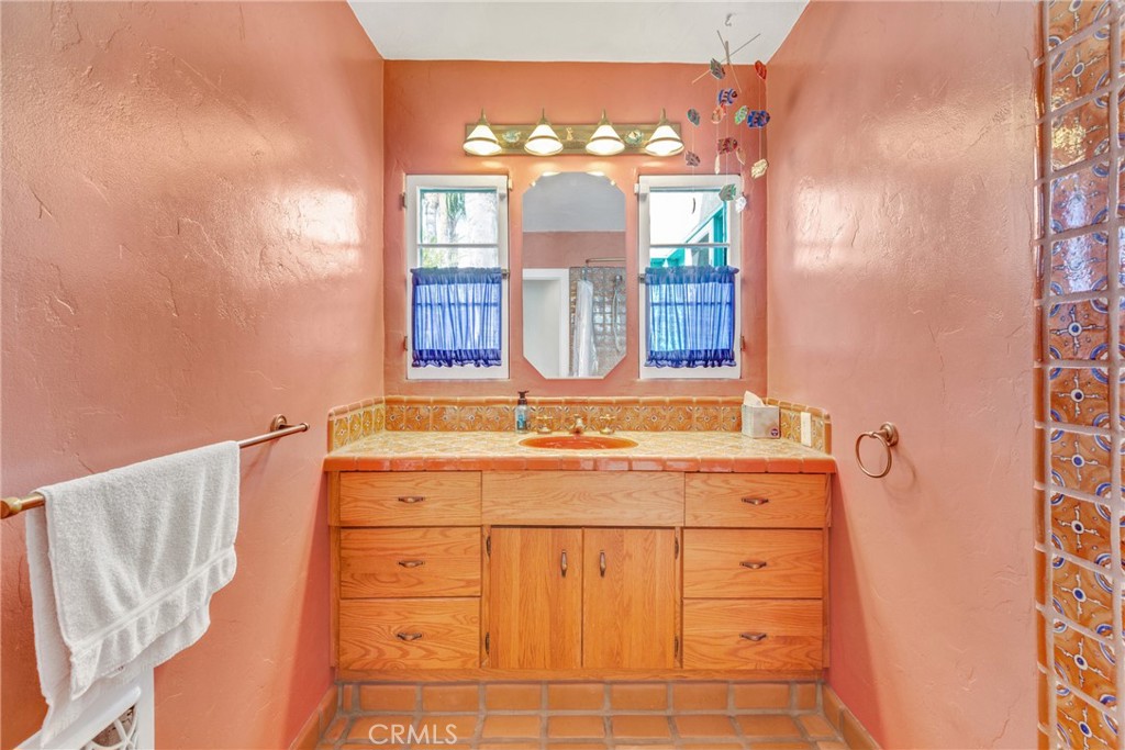 2333 Eucalyptus Avenue