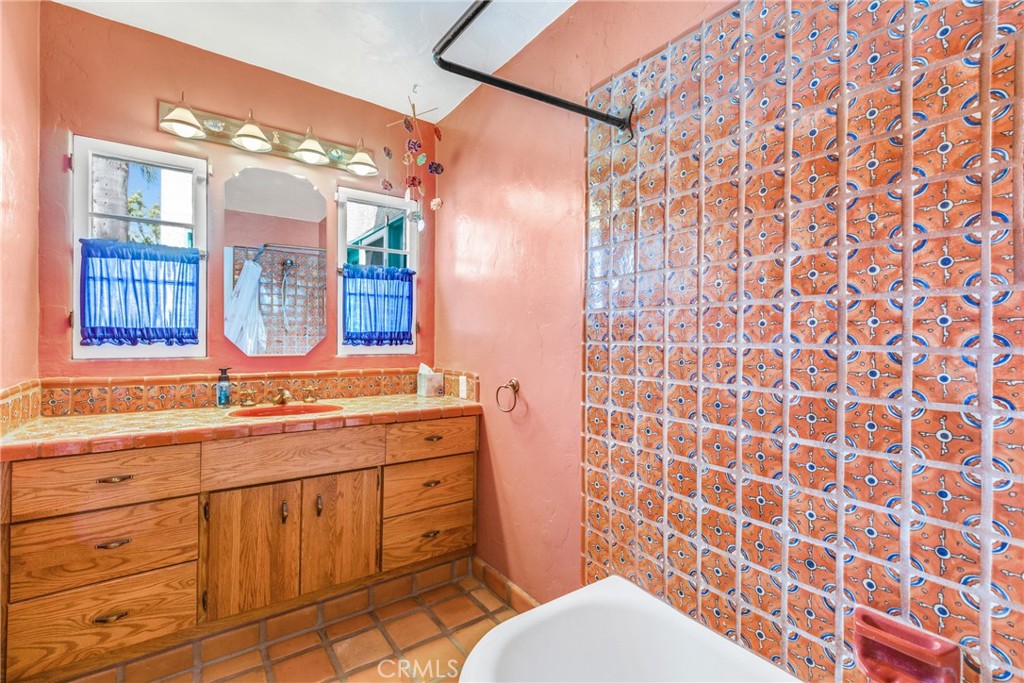 2333 Eucalyptus Avenue