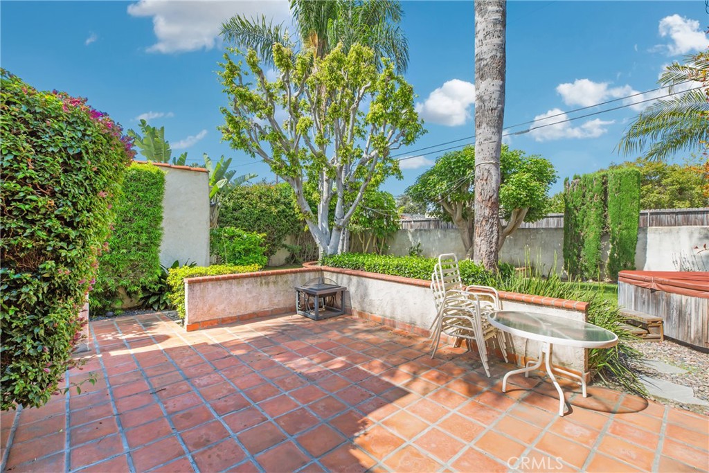 2333 Eucalyptus Avenue