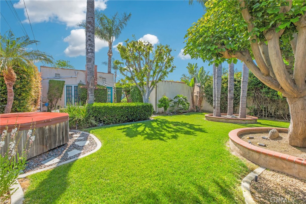 2333 Eucalyptus Avenue