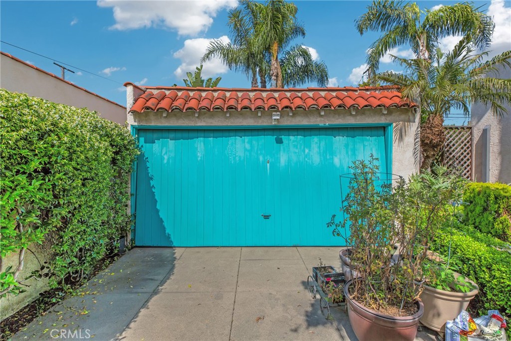 2333 Eucalyptus Avenue