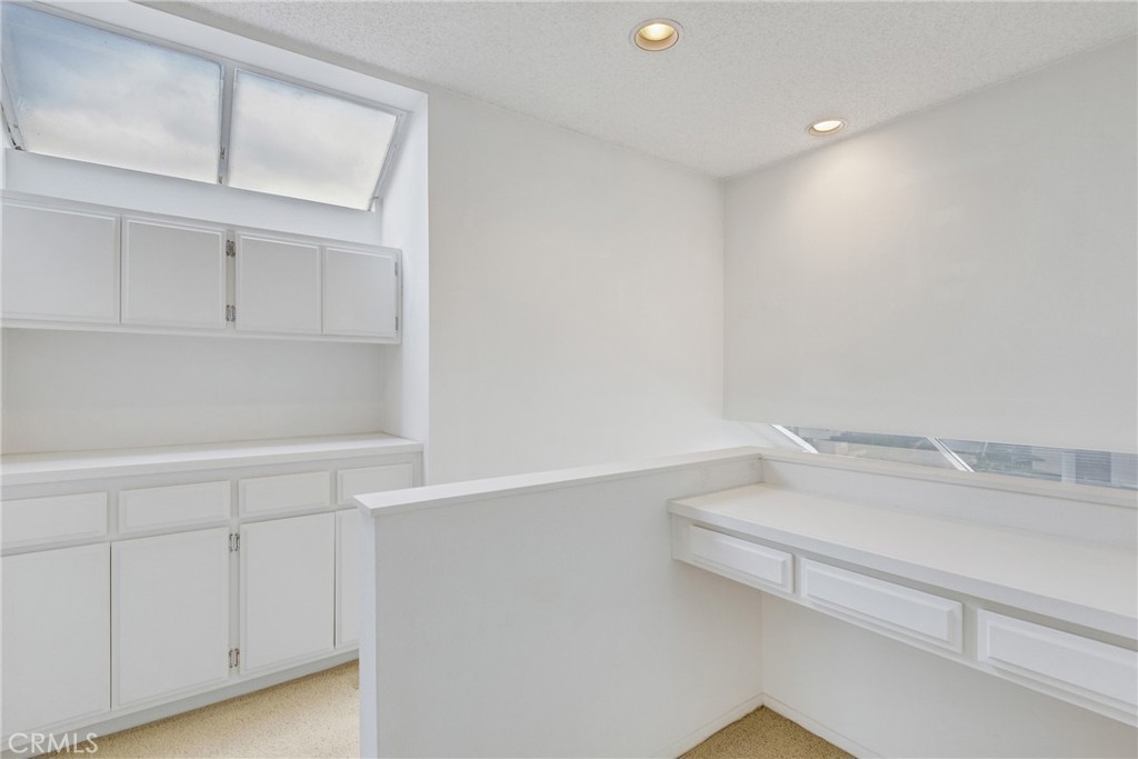 501 Herondo Street 28