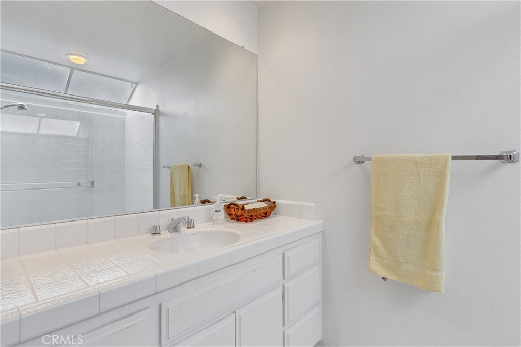 501 Herondo Street 28