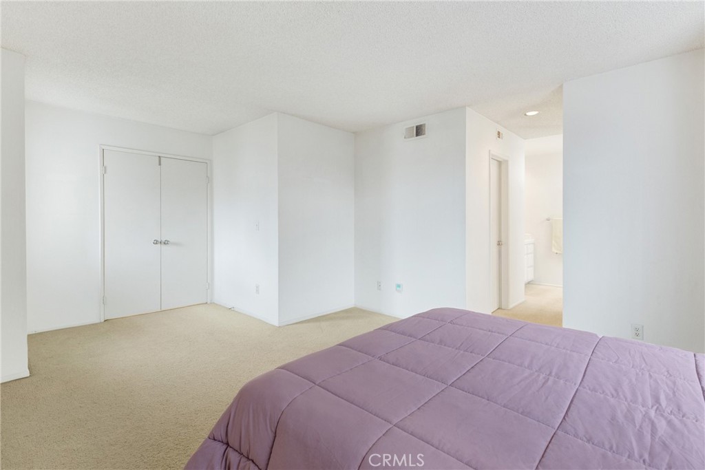 501 Herondo Street 28