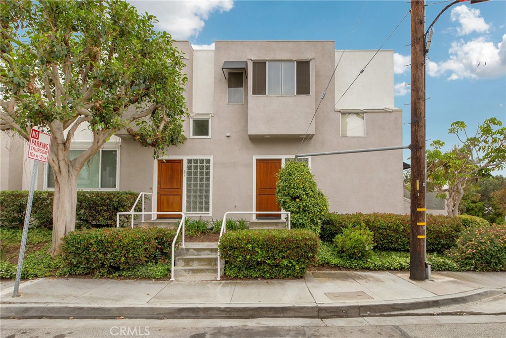 501 Herondo Street 28