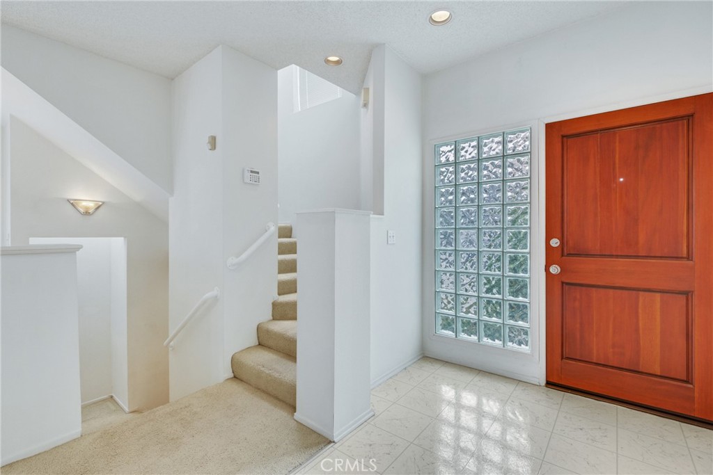 501 Herondo Street 28