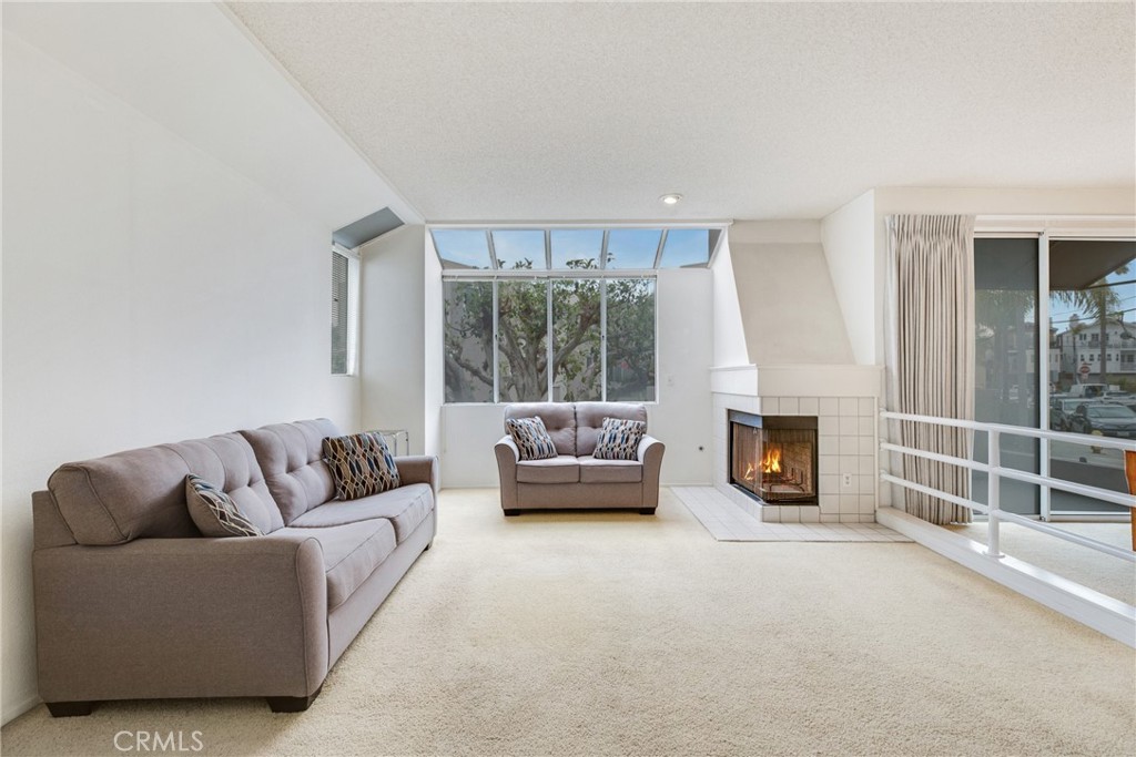 501 Herondo Street 28