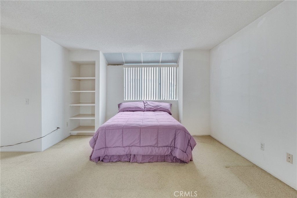 501 Herondo Street 28