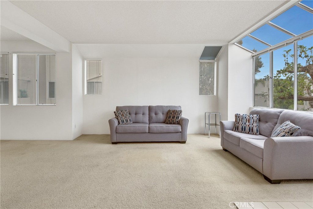 501 Herondo Street 28