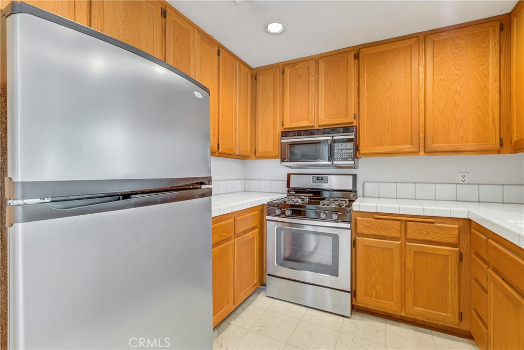 501 Herondo Street 28