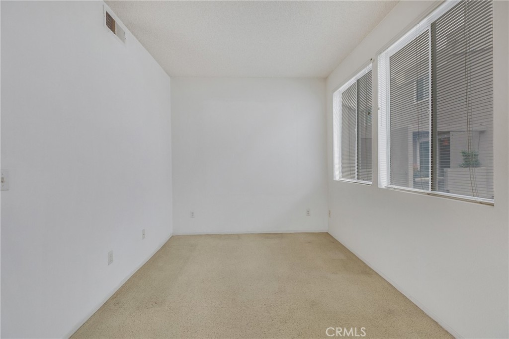 501 Herondo Street 28