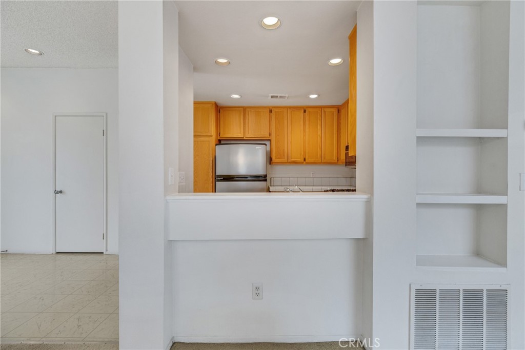 501 Herondo Street 28