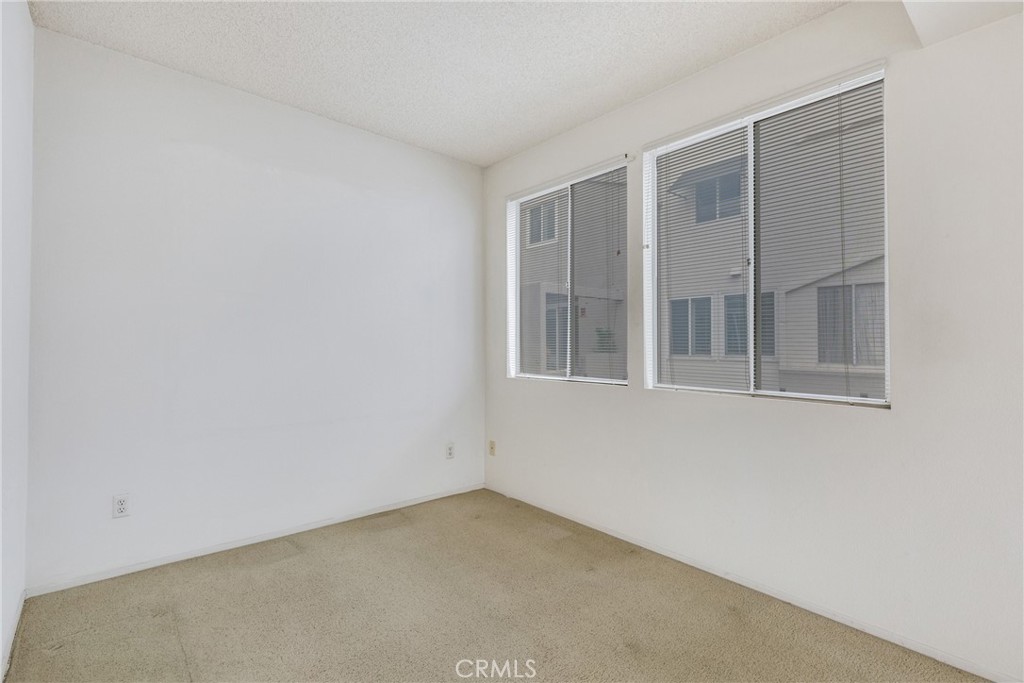 501 Herondo Street 28