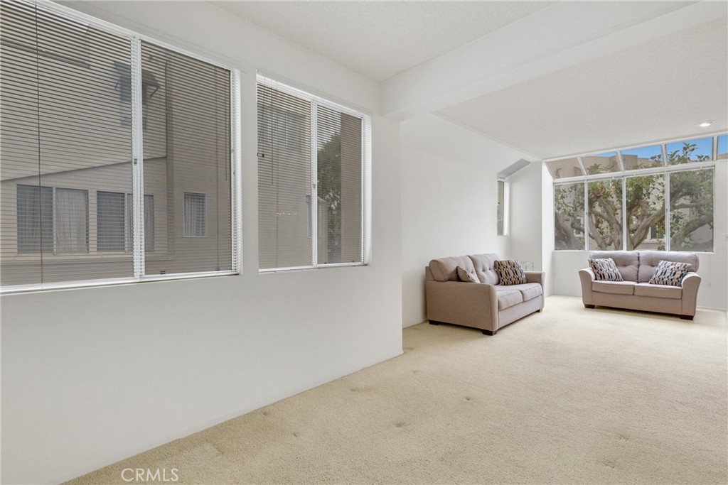 501 Herondo Street 28