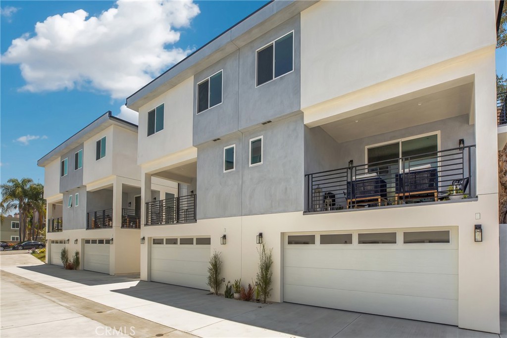 25318 Narbonne Avenue