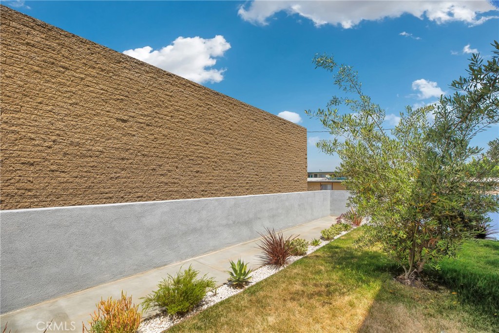 25318 Narbonne Avenue