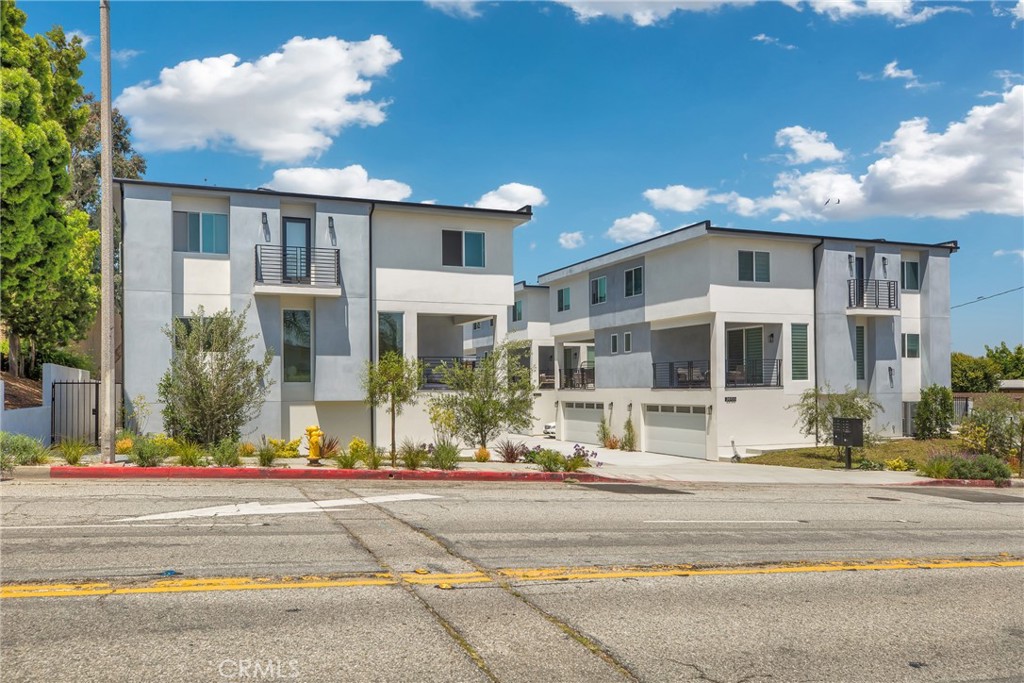 25318 Narbonne Avenue