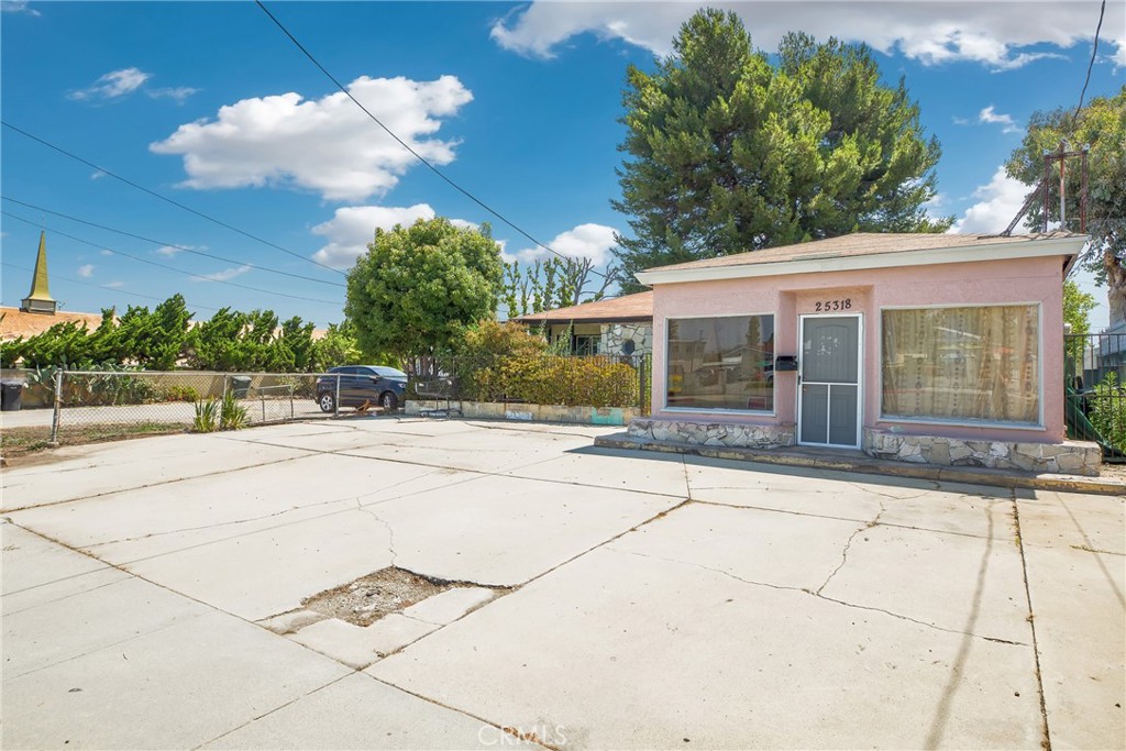25318 Narbonne Avenue
