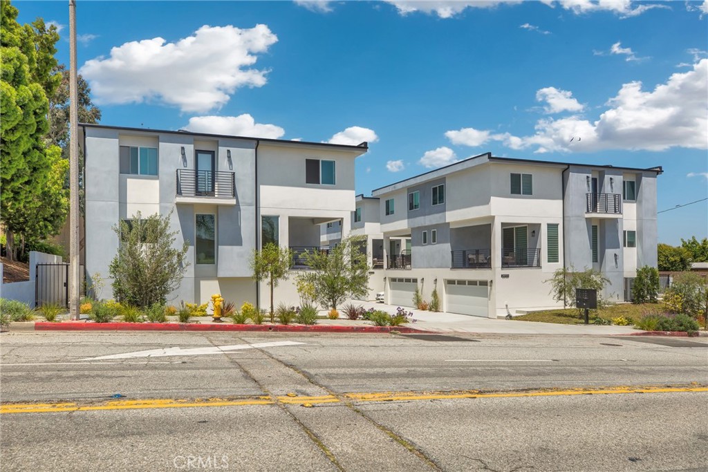 25318 Narbonne Avenue