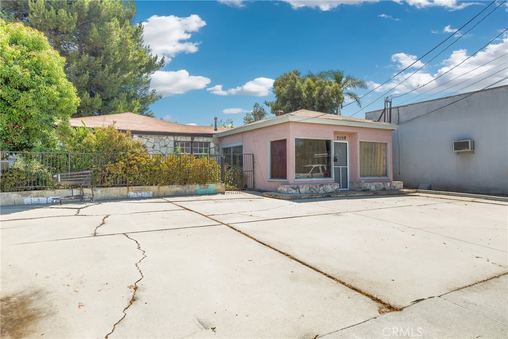 25318 Narbonne Avenue