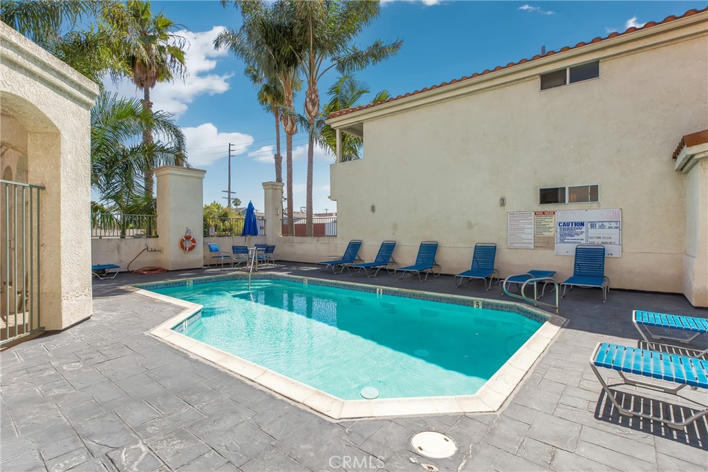 3605 E Anaheim Street 321