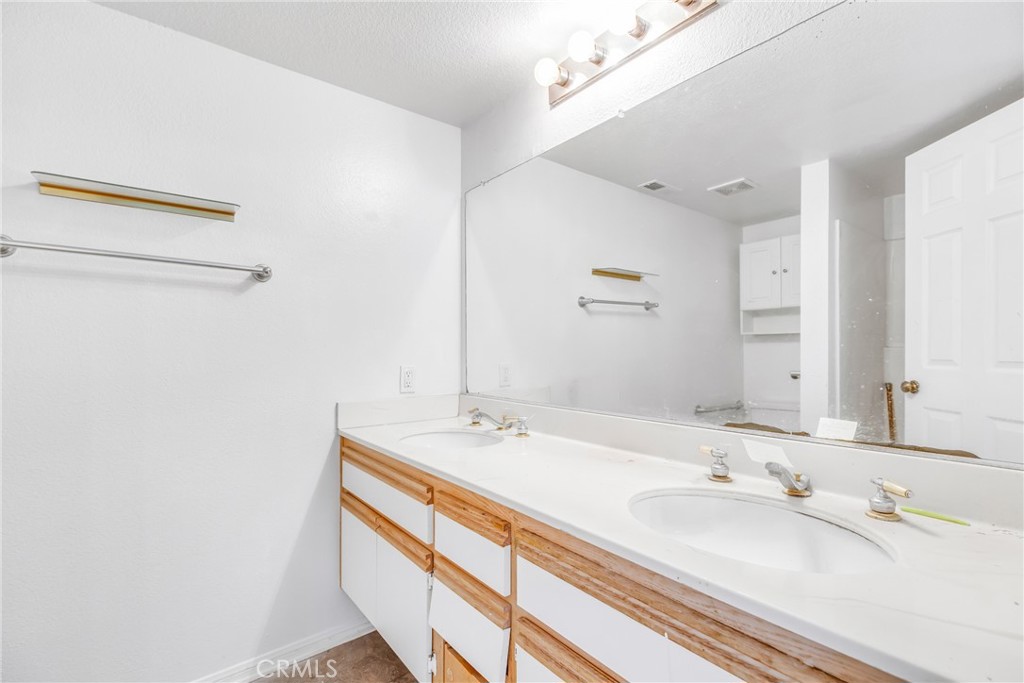 3605 E Anaheim Street 321