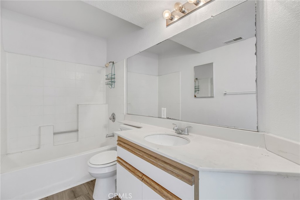 3605 E Anaheim Street 321