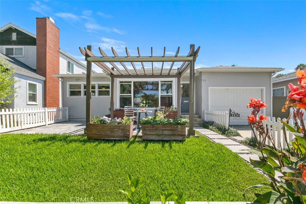 3434 Lemon Avenue