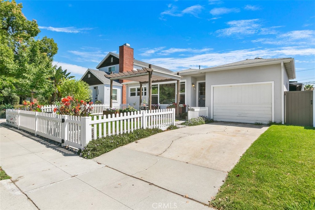 3434 Lemon Avenue