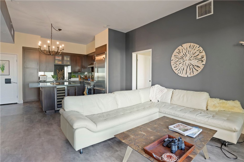 388 E Ocean Boulevard P8