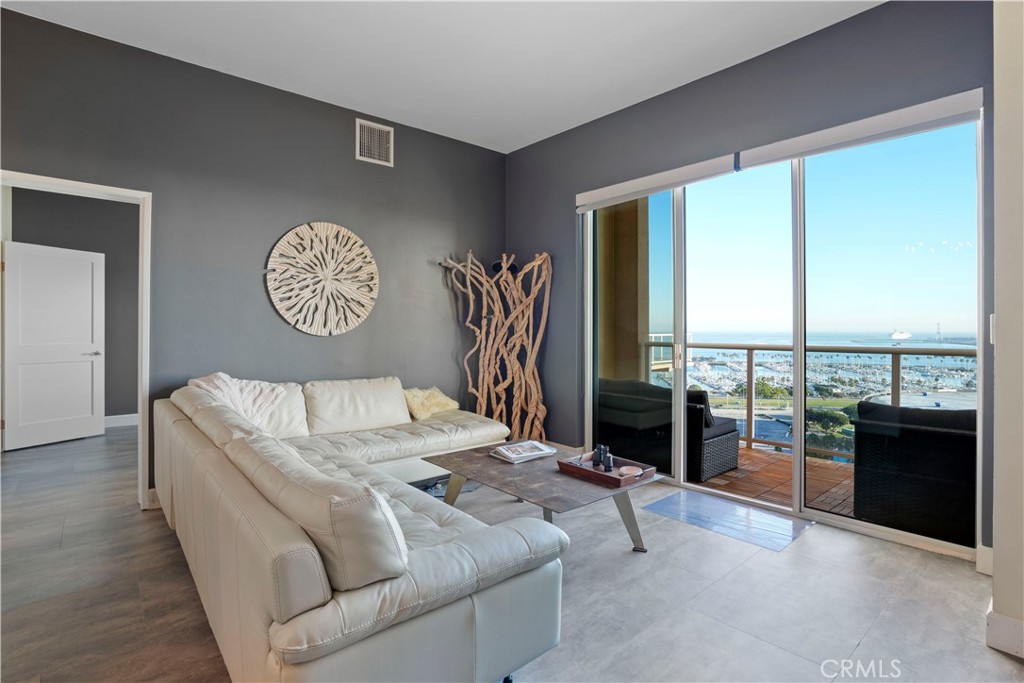 388 E Ocean Boulevard P8