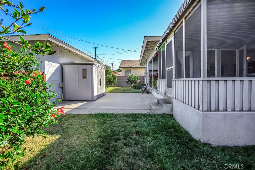 2426 Vuelta Grande Avenue