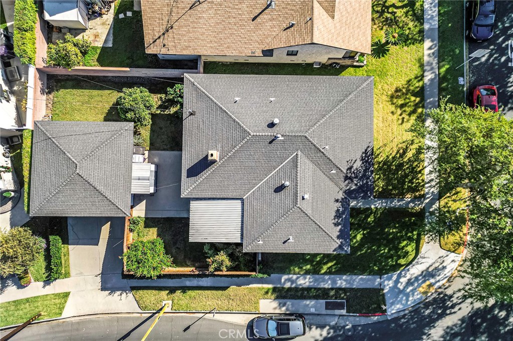 2426 Vuelta Grande Avenue